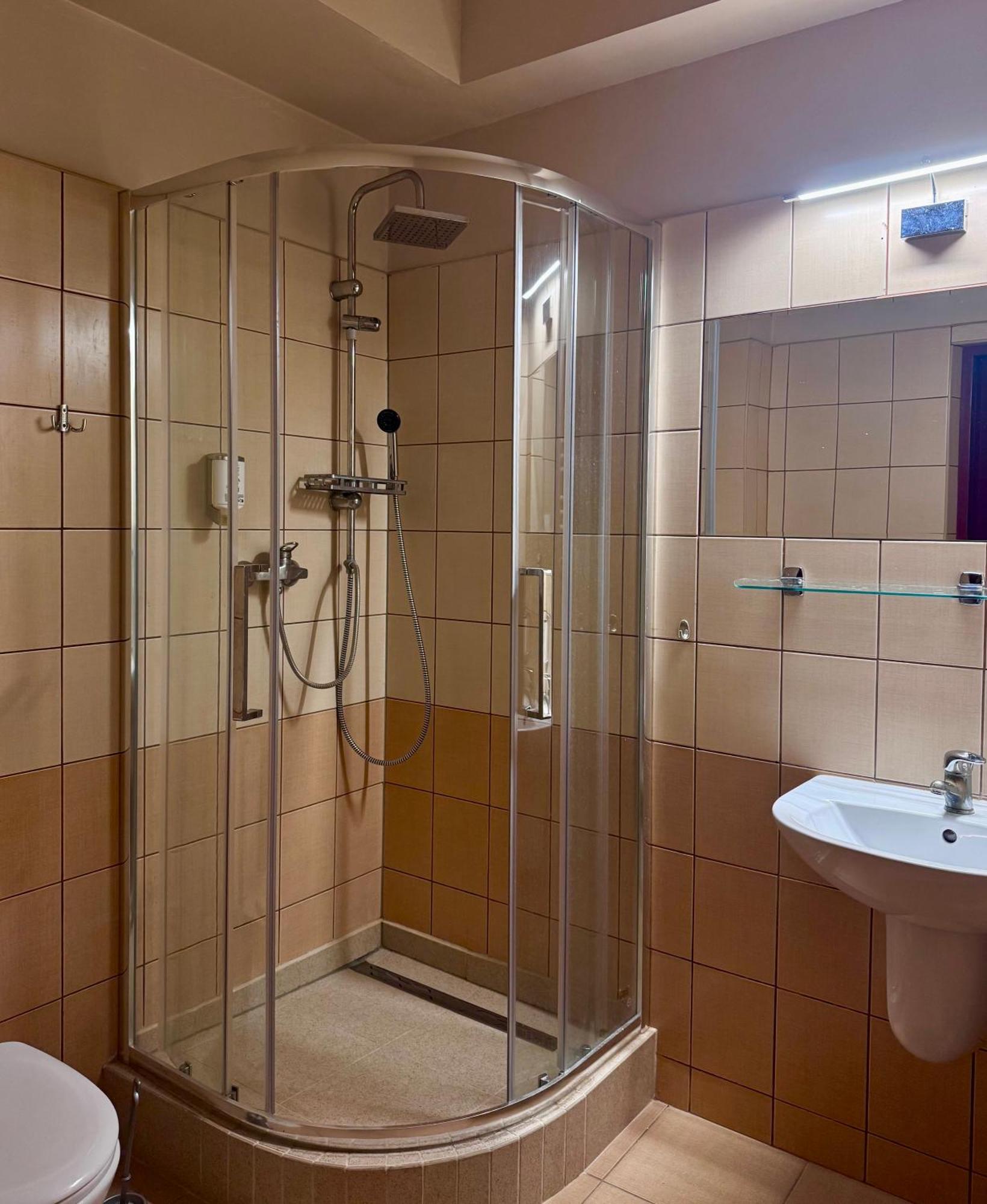 Hotel Kameralny Kielce Ngoại thất bức ảnh