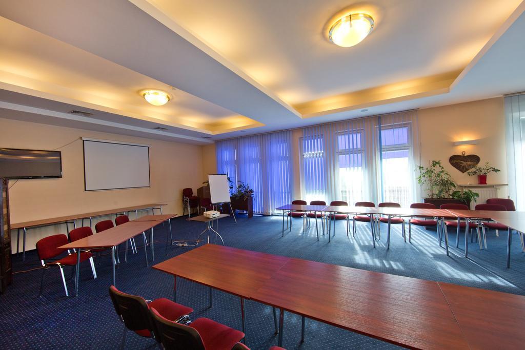 Hotel Kameralny Kielce Ngoại thất bức ảnh