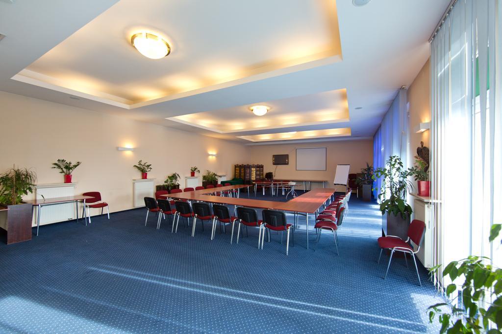 Hotel Kameralny Kielce Ngoại thất bức ảnh
